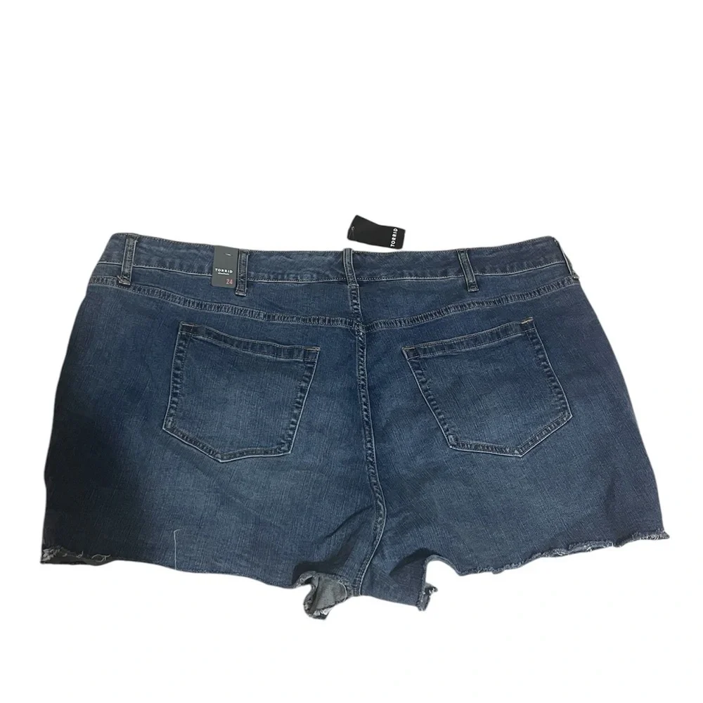 NWT Torrid Blue Jean Shorts Hi Ri 35 size 24